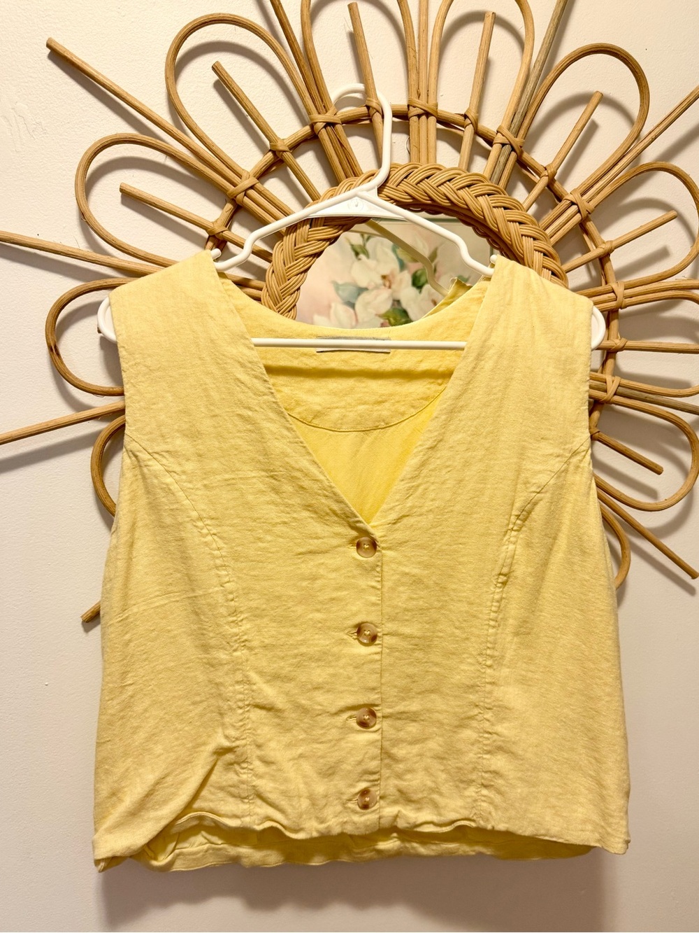 Abercrombie & Fitch Pale Yellow Button-Front V-Neck Sleeveless Top